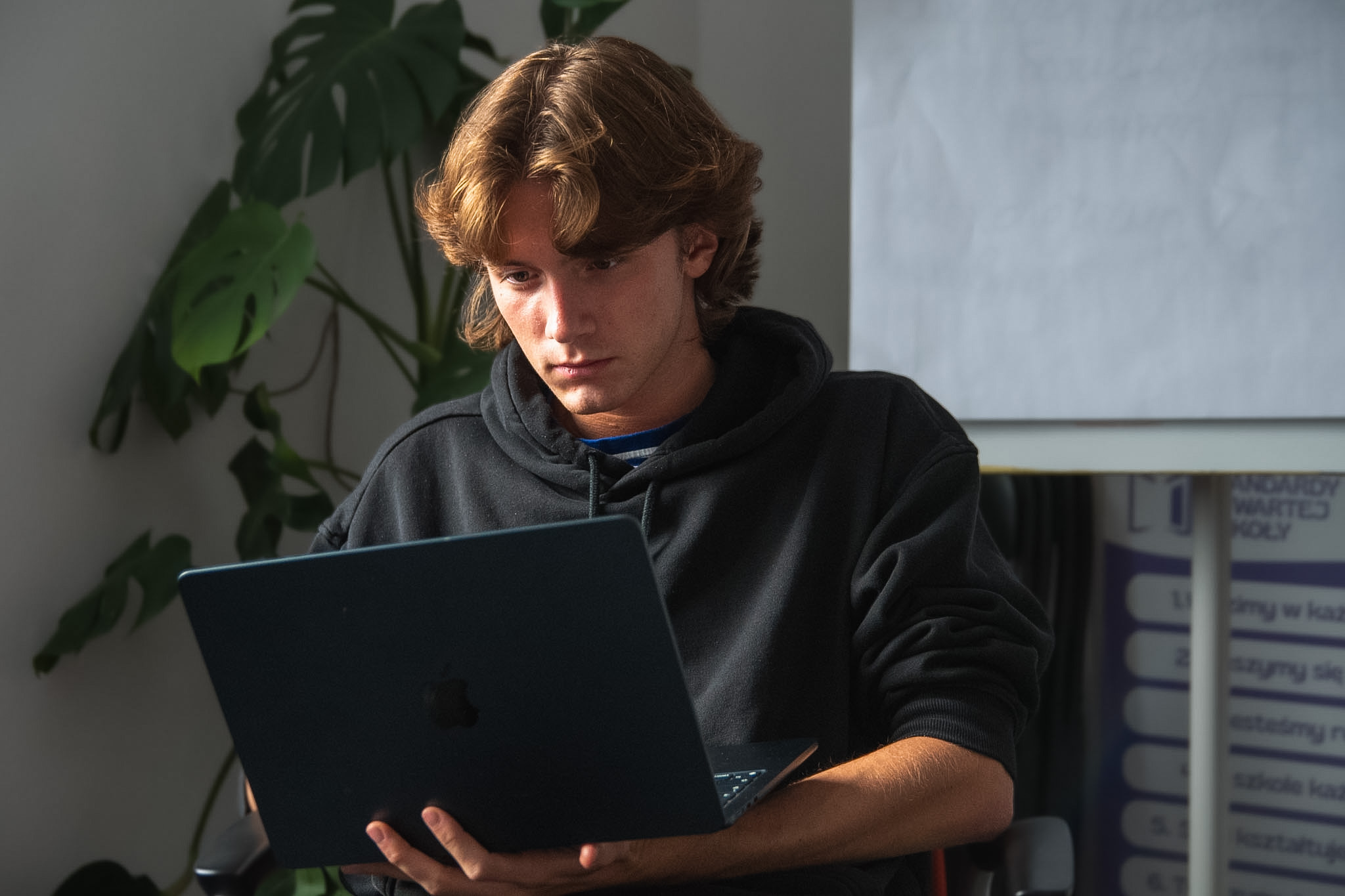Uczeń podczas warsztatów CyberSchool